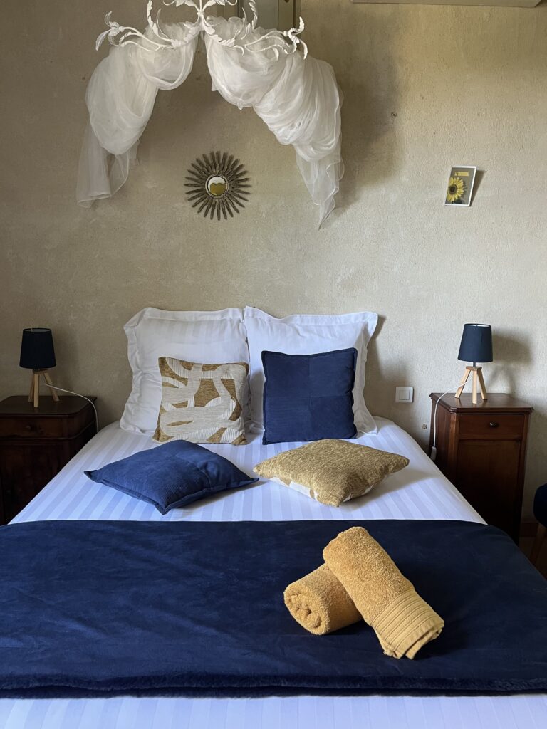 Chambre "LOU SOULEOU" mas Allard